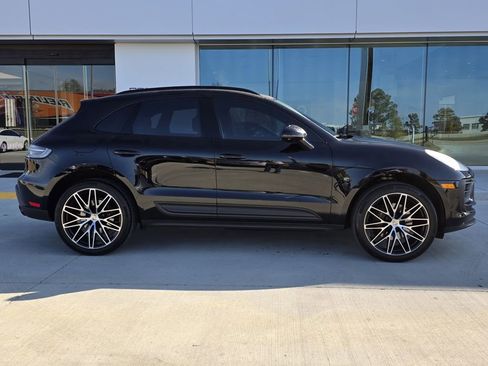 Used 2024 Porsche Macan image 7