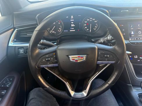 Used 2021 Cadillac XT6 Premium Luxury image 12