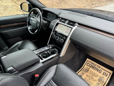 Used 2018 Land Rover Discovery HSE image 22