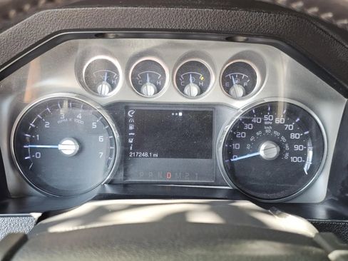 Used 2015 Ford F250 Lariat w/ Lariat Interior Package image 21