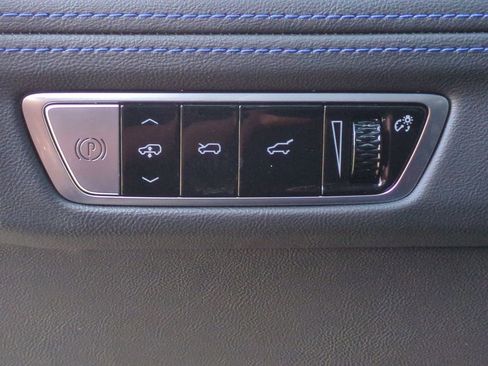 Used 2025 Cadillac Escalade IQ Luxury 1 AWD/4WD image 24