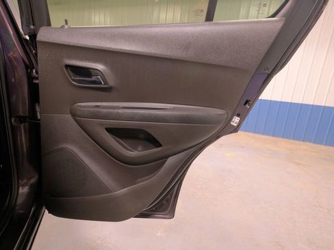 Used 2016 Chevrolet Trax LT w/ LT Sun and Sound Package image 19