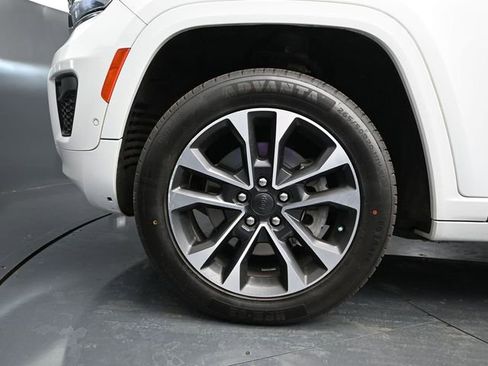 Certified 2022 Jeep Grand Cherokee L Overland w/ Luxury Tech Group IV image 15