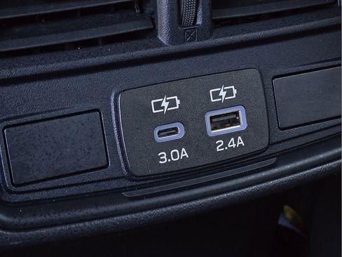 Certified 2025 Subaru Forester Premium image 11