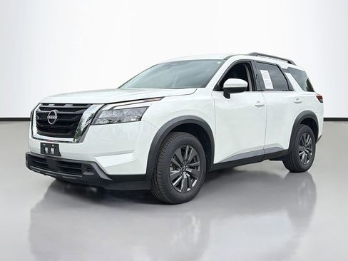 Used 2023 Nissan Pathfinder SV AWD/4WD image 2