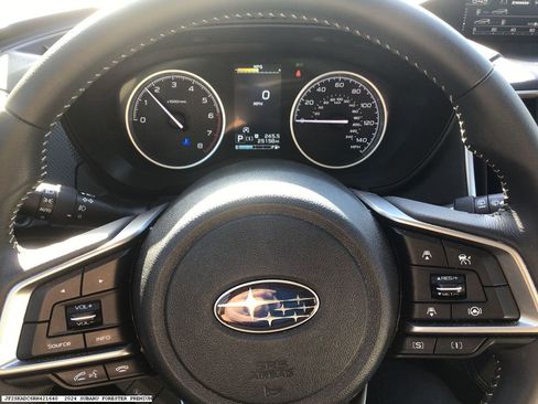 Used 2024 Subaru Forester Premium AWD/4WD image 13