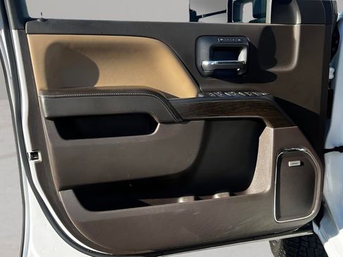 Used 2019 GMC Sierra 2500 Denali w/ Duramax Plus Package image 18