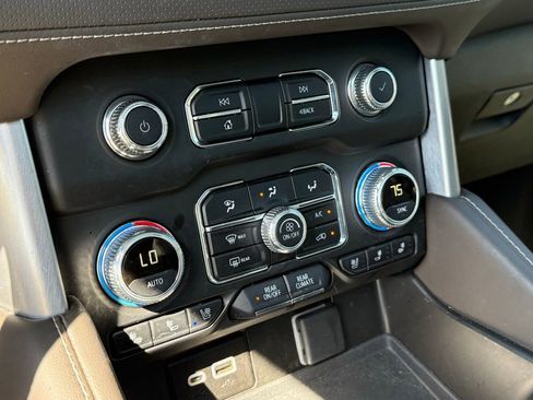 Used 2023 GMC Yukon SLT w/ SLT Premium Package image 37