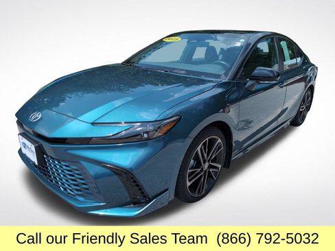Used 2025 Toyota Camry XSE AWD/4WD image 1