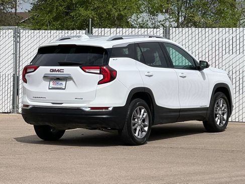 Used 2024 GMC Terrain SLT AWD/4WD image 4