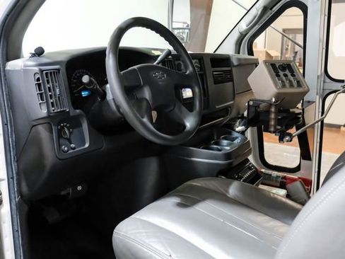 Used 2007 Chevrolet Express 3500 w/ School Bus Package RWD image 3