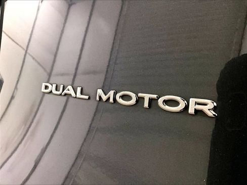 Used 2023 Tesla Model Y Long Range AWD/4WD image 13