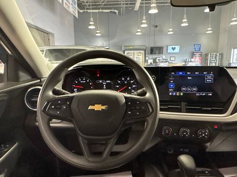 Used 2026 Chevrolet Trax LS w/ LS Convenience Package FWD image 29