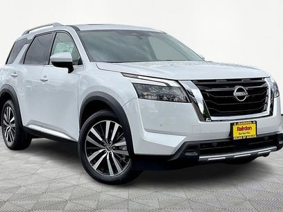 New 2025 Nissan Pathfinder Platinum w/ Cargo Package
