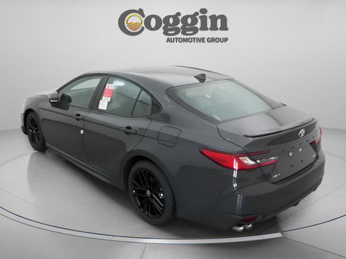 New 2026 Toyota Camry SE FWD image 9