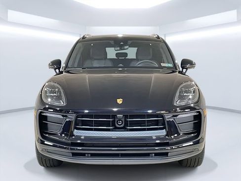 New 2026 Porsche Macan image 2