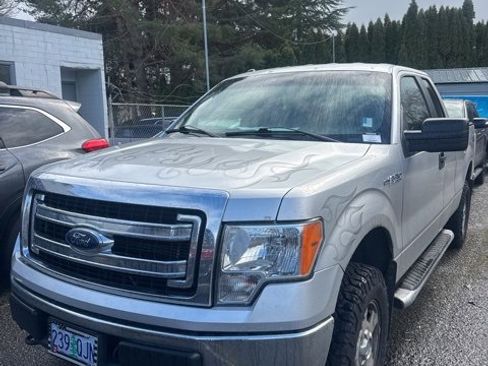 Used 2013 Ford F150 XLT w/ Trailer Tow Pkg image 8