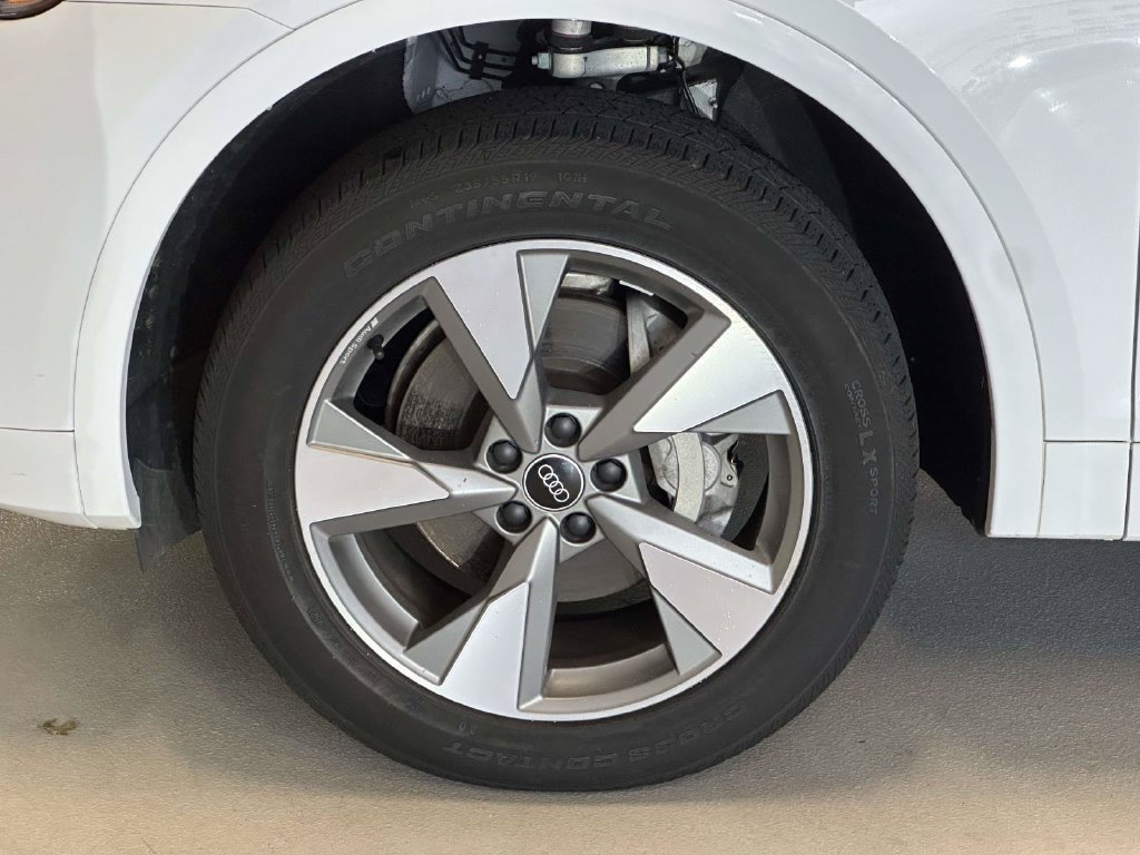 Used 2023 Audi Q5 2.0T Premium w/ Convenience Package AWD/4WD image 8
