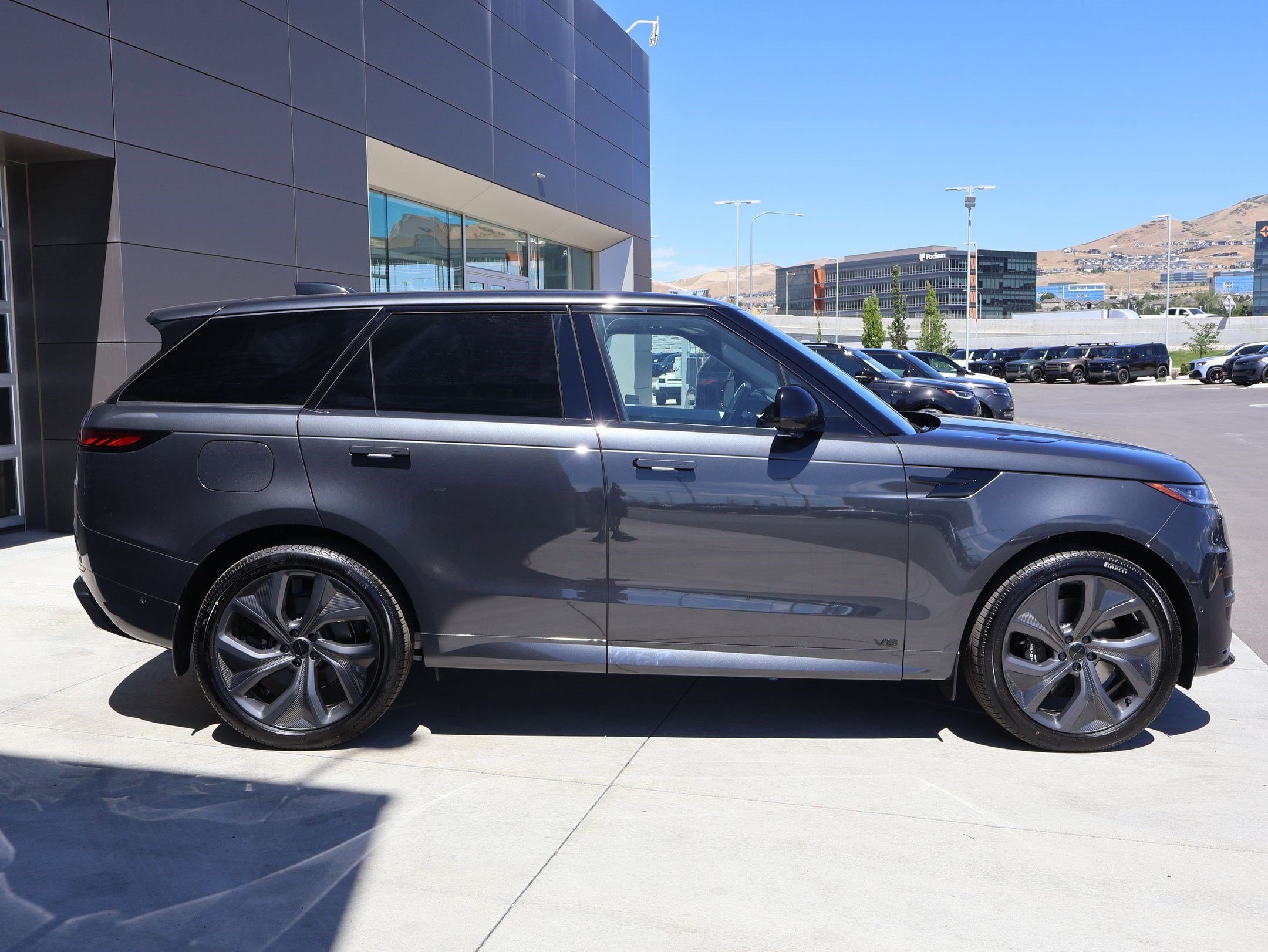 New 2026 Land Rover Range Rover Sport Dynamic SE AWD/4WD image 4