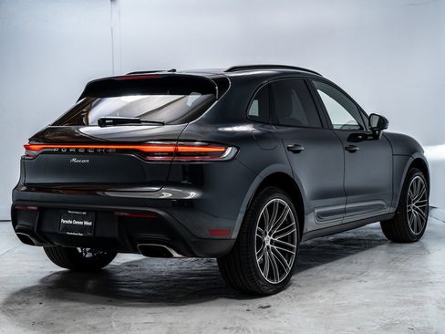 Used 2025 Porsche Macan image 7