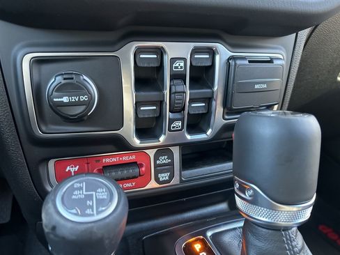 New 2026 Jeep Wrangler Unlimited Rubicon image 14