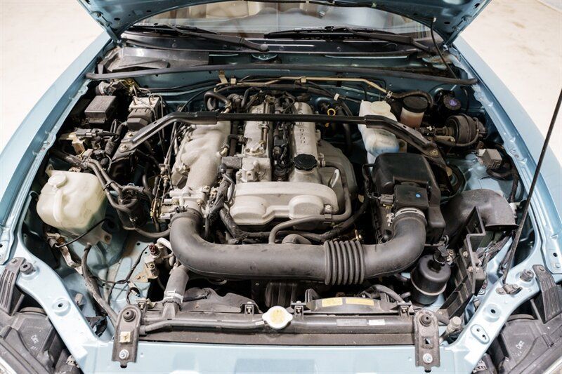 Used 2002 MAZDA MX-5 Miata RWD image 26