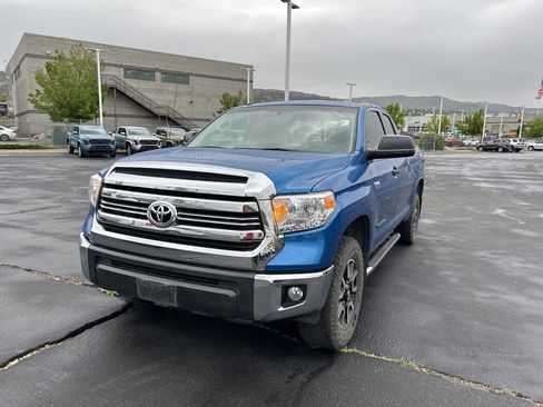 Used 2016 Toyota Tundra SR5 w/ TRD Off Road Package AWD/4WD image 9