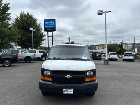 Used 2011 Chevrolet Express 2500 RWD image 8
