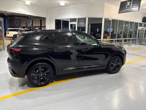 Used 2025 Buick Envision Sport Touring AWD/4WD image 9