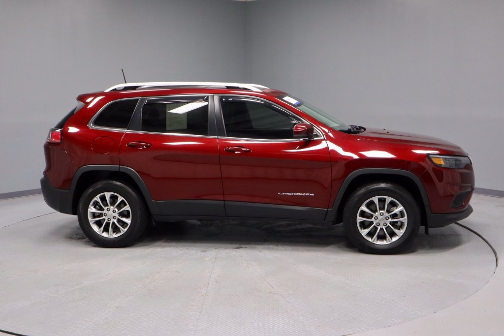 Used 2021 Jeep Cherokee Latitude Lux w/ Sun & Sound Group AWD/4WD image 12