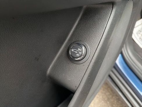 Certified 2023 Chevrolet Traverse LT image 16