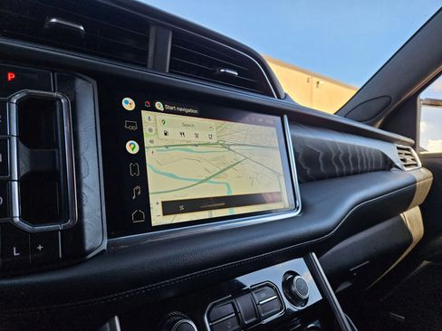 Used 2022 GMC Yukon XL Denali image 16