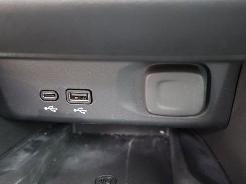 Certified 2025 Buick Envista Sport Touring w/ Convenience I Package FWD image 26