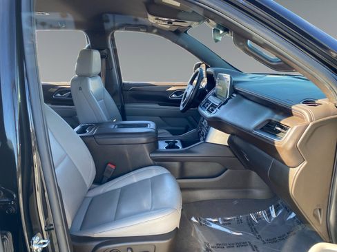Used 2024 Chevrolet Suburban LT image 15