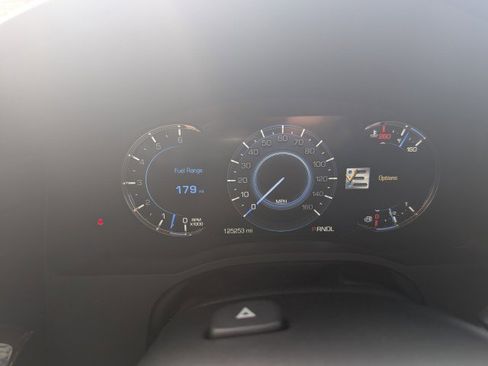 Used 2019 Cadillac Escalade Luxury AWD/4WD image 24