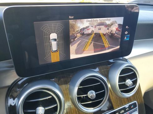 Used 2021 Mercedes-Benz GLC 300 image 29