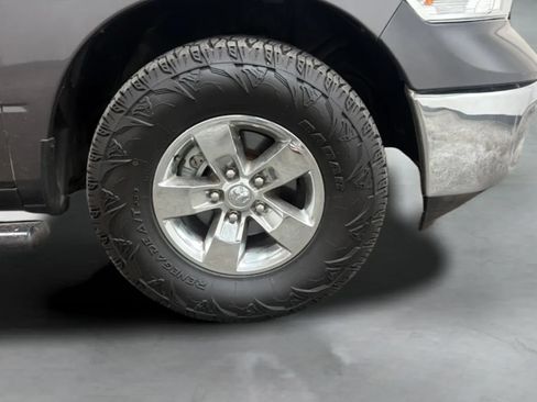 Used 2020 RAM 1500 Classic SLT RWD image 25