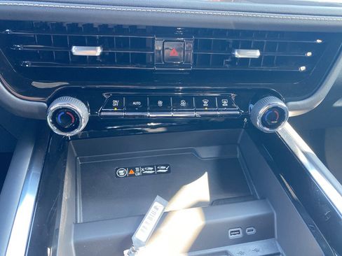 New 2026 Chevrolet Suburban Premier image 35