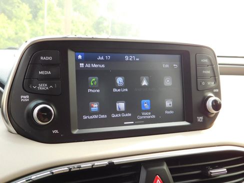 Used 2020 Hyundai Santa Fe SEL FWD image 17