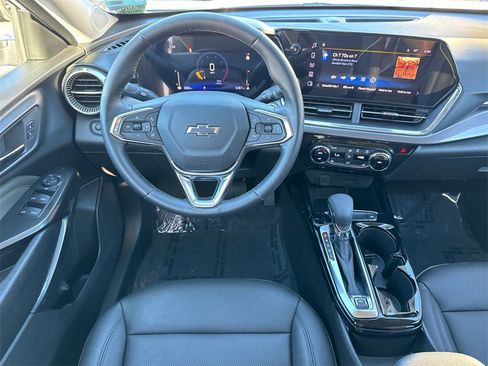 Used 2025 Chevrolet Trax ACTIV image 22