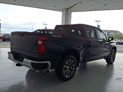 Used 2024 Chevrolet Silverado 1500 LT AWD/4WD image 6