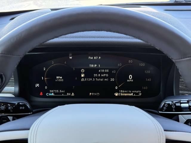 Used 2022 Lincoln Aviator Black Label w/ Dynamic Handling Package AWD/4WD image 17