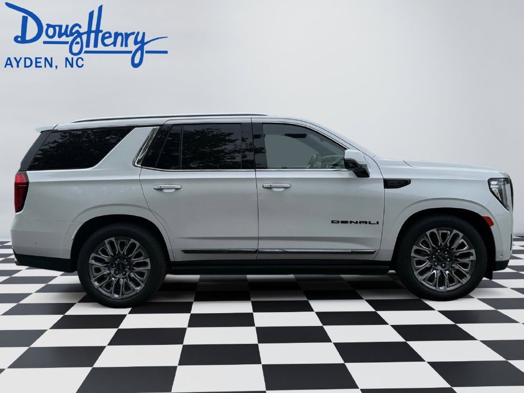 Used 2023 GMC Yukon Denali Ultimate AWD/4WD image 6
