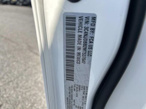 Used 2021 Jeep Compass Latitude AWD/4WD image 24