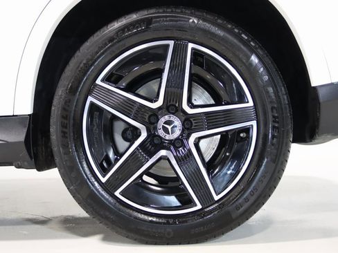 Used 2025 Mercedes-Benz GLC 300 4MATIC Coupe image 90