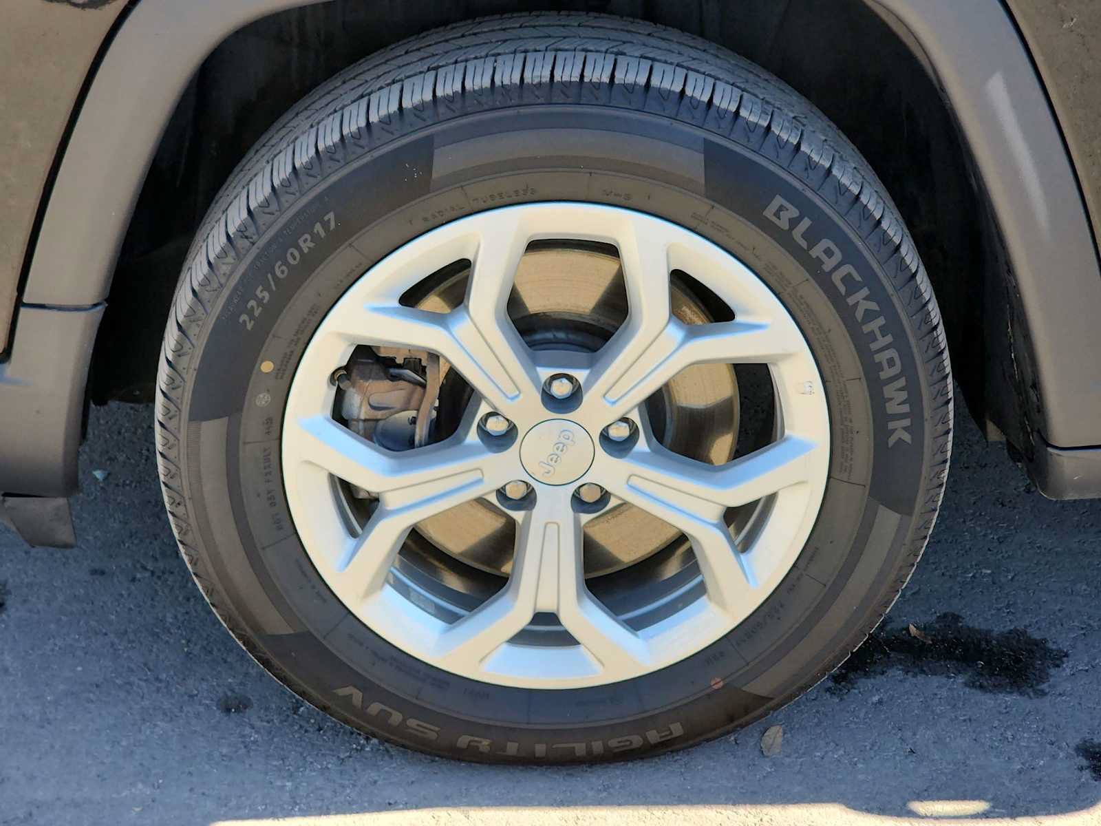 Used 2024 Jeep Compass Latitude AWD/4WD image 21
