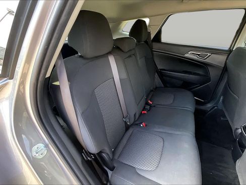 Used 2023 Kia Sportage LX FWD image 17