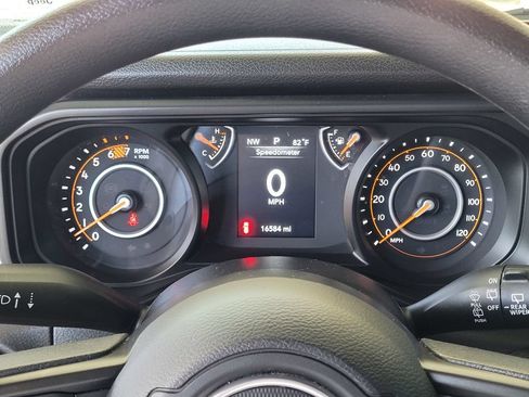 Used 2025 Jeep Wrangler Unlimited Sport AWD/4WD image 12