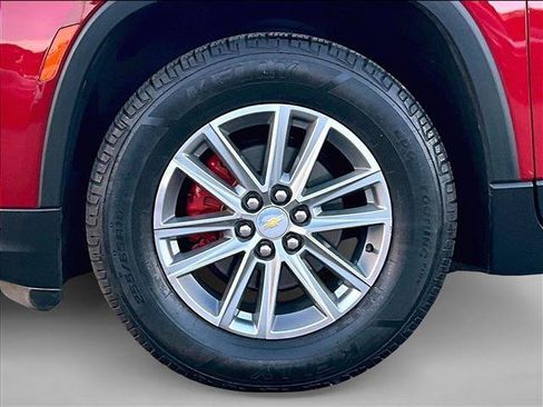 Used 2023 Chevrolet Traverse LT FWD image 10