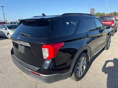 Used 2021 Ford Explorer XLT w/ Equipment Group 202A RWD image 4